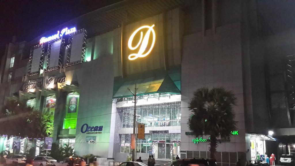 Oway Grand Hotel Mandalay Exteriör bild