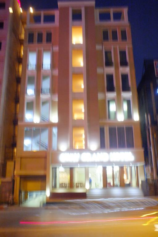 Oway Grand Hotel Mandalay Exteriör bild
