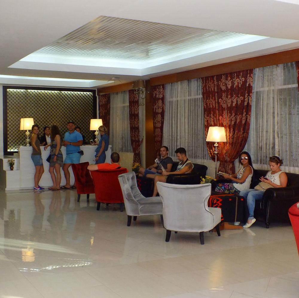 Oway Grand Hotel Mandalay Exteriör bild