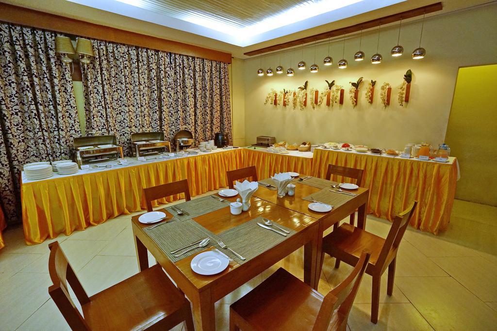 Oway Grand Hotel Mandalay Exteriör bild