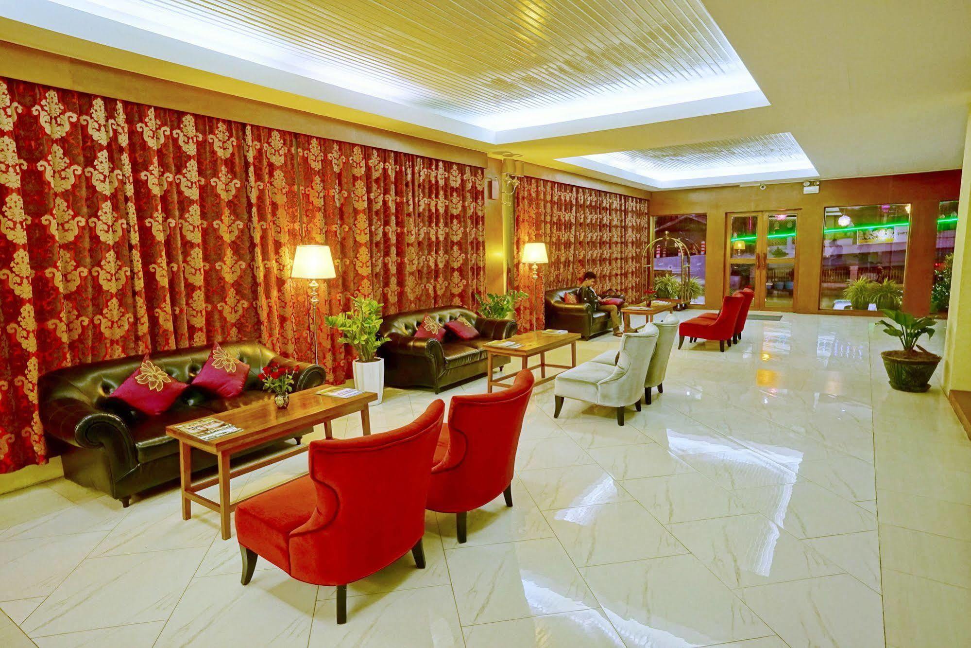 Oway Grand Hotel Mandalay Exteriör bild