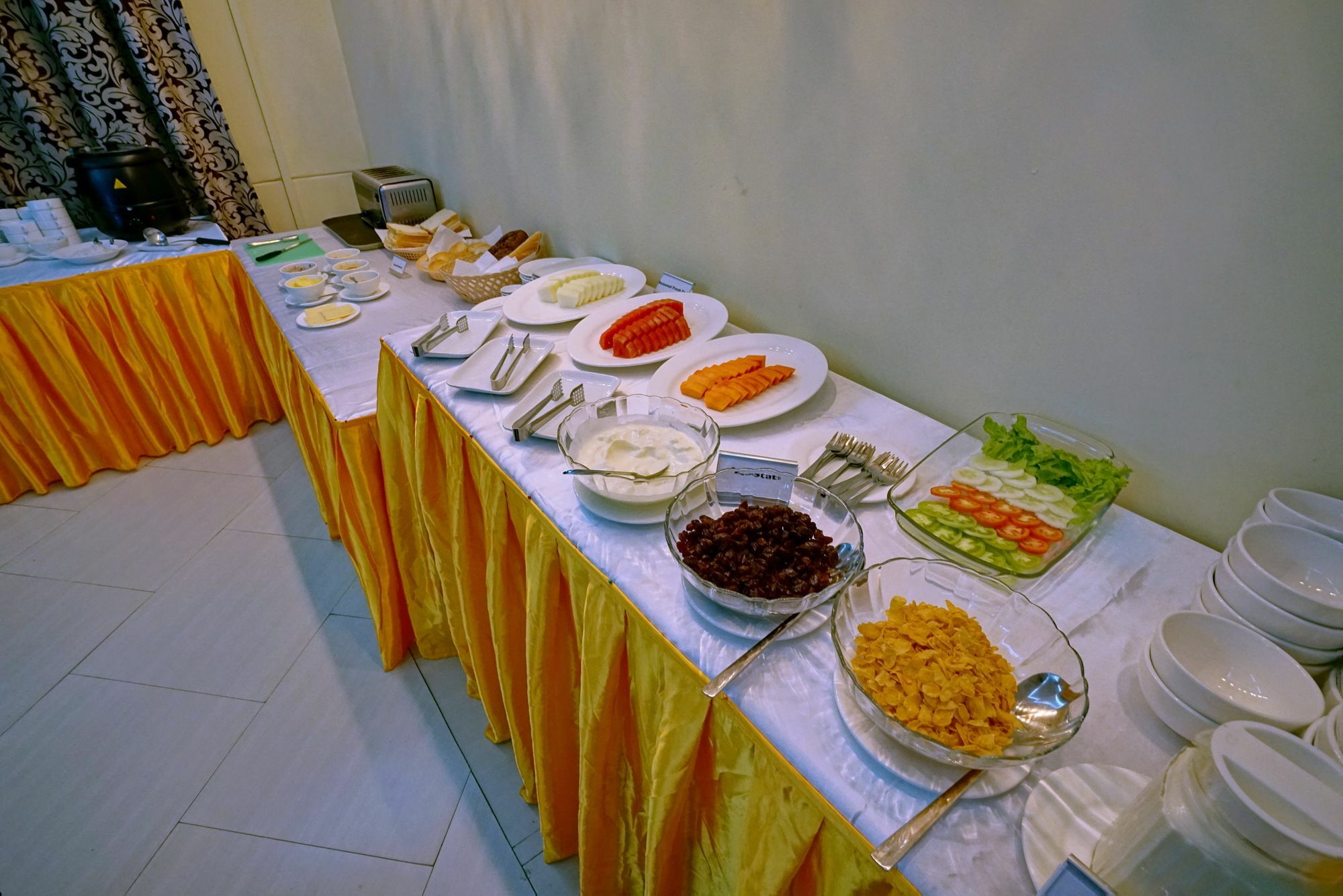 Oway Grand Hotel Mandalay Exteriör bild
